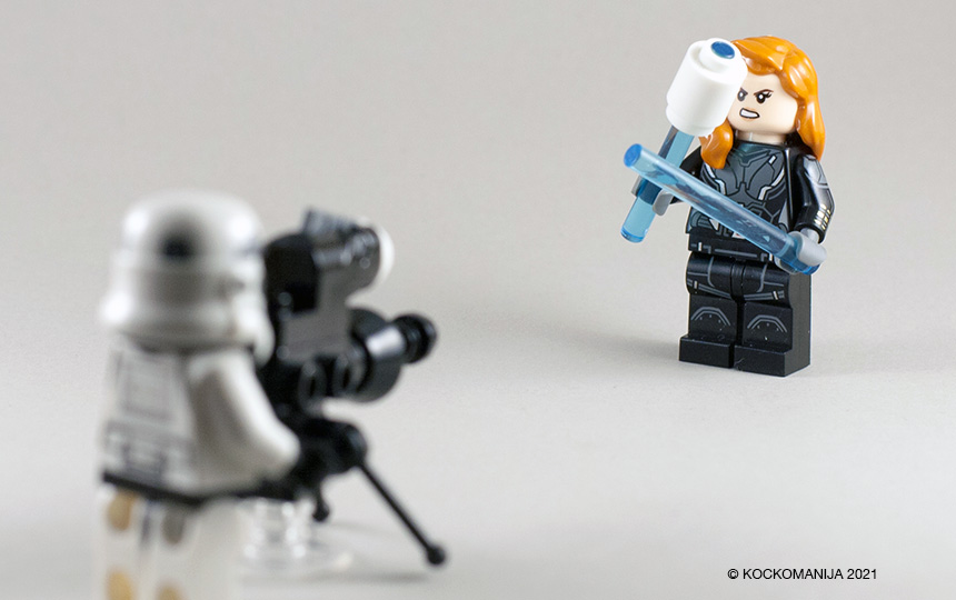 LEGO stormtrooper strleja z E-web heavy blasterjem na Črno vdovo (Black Widow )
